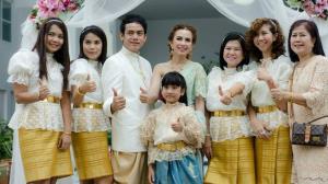 ชุดไทยเพื่อนเจ้าสาว เช่าที่แบมบี้ เวดดิ้ง ห้วยขวาง